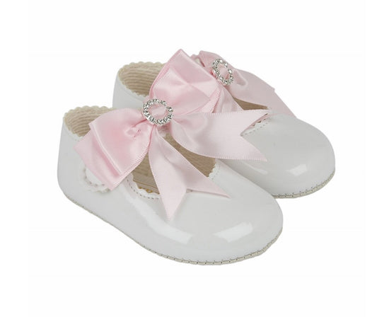 Soft sole baypods -white /pink